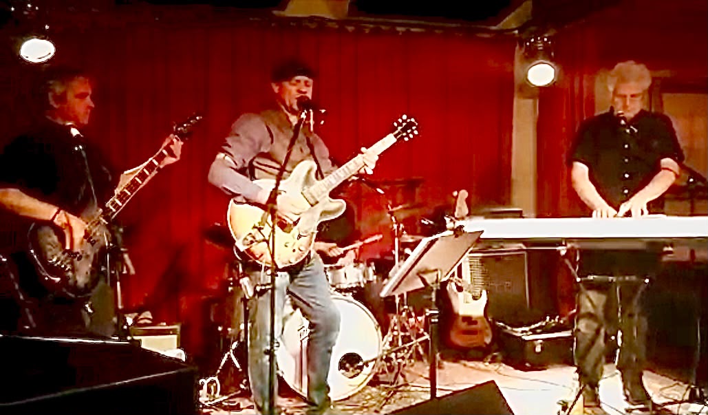 Mojo Tonic live auf der Bühne